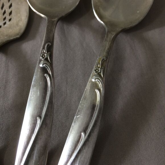 Vintage Silverplate Serving Pieces Lot Floral Swirl Pattern 2 Spoons, Pie Server - Picture 3 of 7
